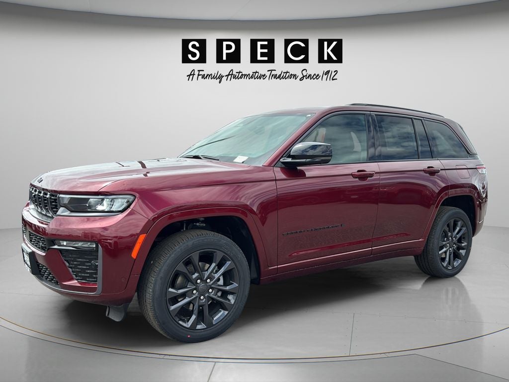 2026 Jeep Grand Cherokee GRAND CHEROKEE LIMITED RESERVE 4X4 in Velvet Red Pearl-Coat Exterior Paint — front three-quarter view