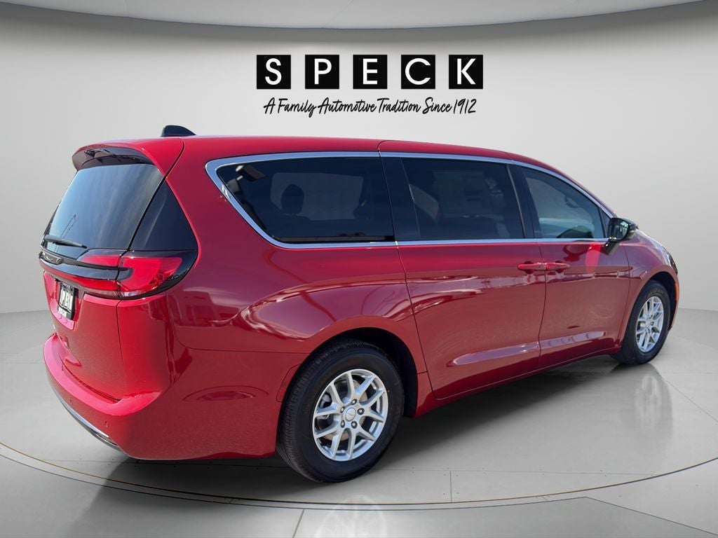 2027 Chrysler Pacifica — detail view