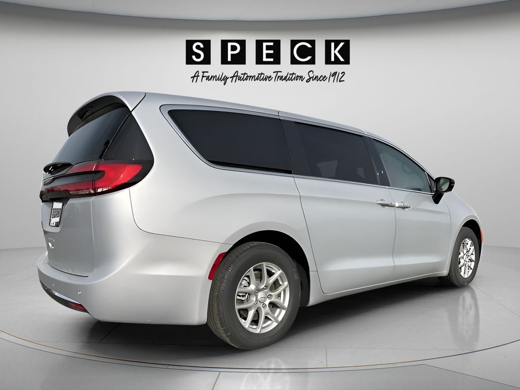 2026 Chrysler Pacifica — detail view