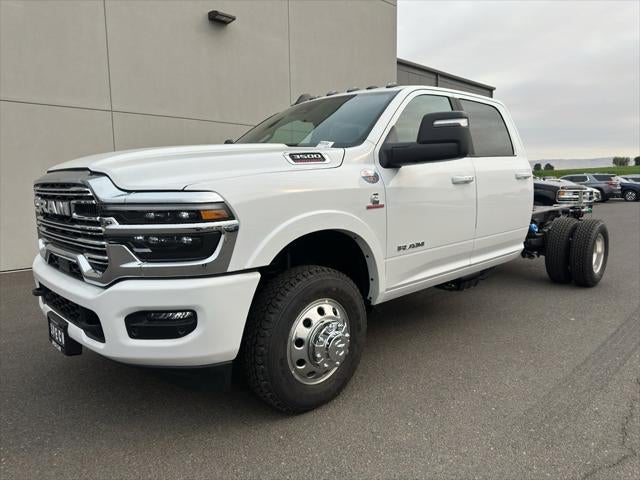 2026 RAM Ram 3500 Chassis Cab RAM 3500 BIG HORN CREW CAB CHASSIS 4X4 60' CA in Bright White Clear-Coat Exterior Paint — front...